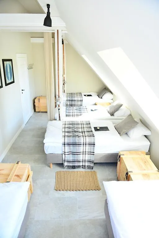 Five Point Hostel & Apartments