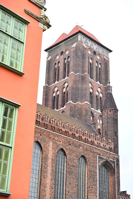 Five Point Hostel & Apartments